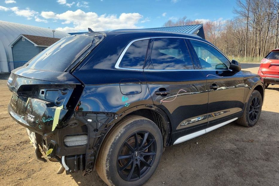 Продам Audi Q5 Premium Plus 2018 года в Львове