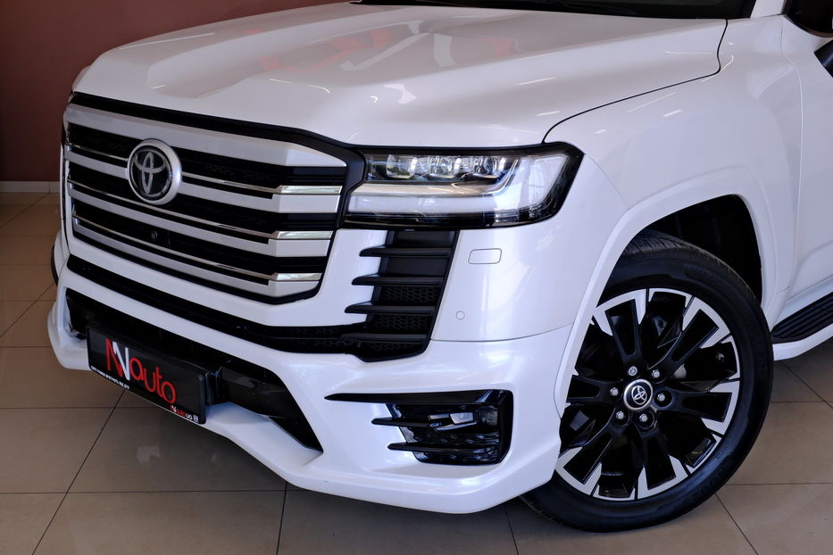 Продам Toyota Land Cruiser 300 2021 года в Одессе