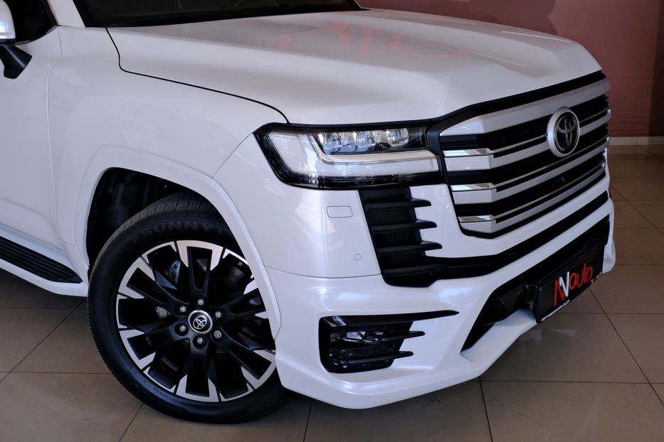 Продам Toyota Land Cruiser 300 2021 года в Одессе