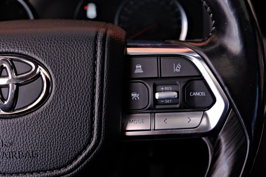 Продам Toyota Land Cruiser 300 2021 года в Одессе