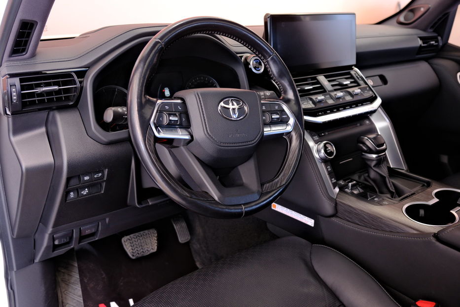 Продам Toyota Land Cruiser 300 2021 года в Одессе