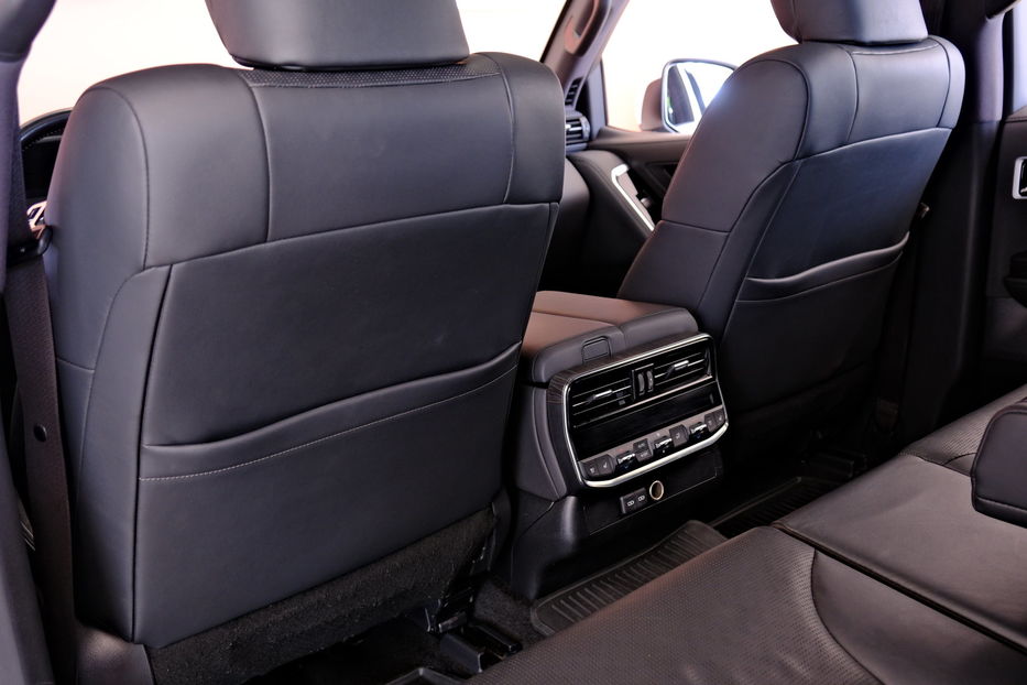 Продам Toyota Land Cruiser 300 2021 года в Одессе