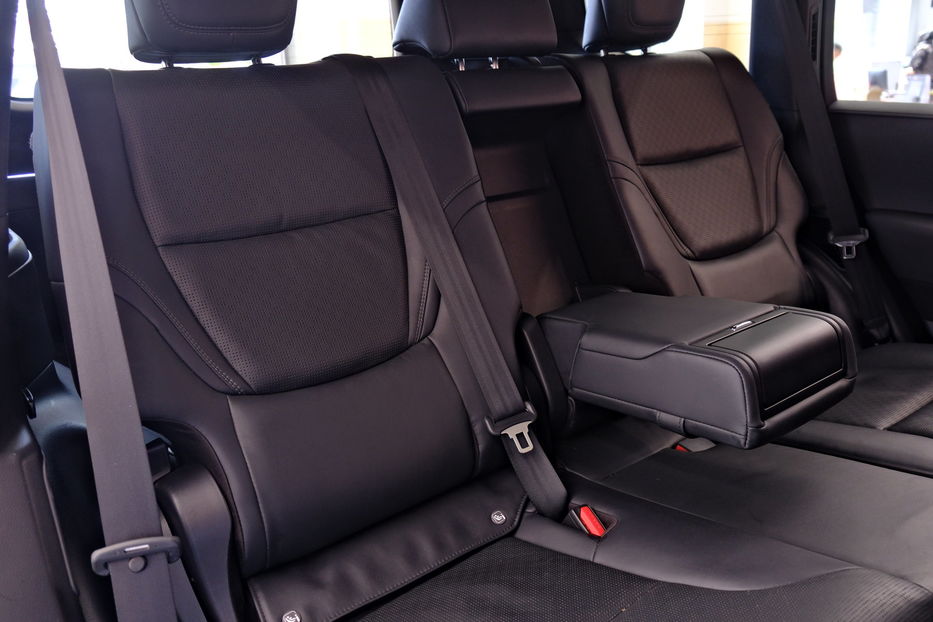 Продам Toyota Land Cruiser 300 2021 года в Одессе