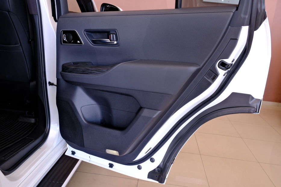 Продам Toyota Land Cruiser 300 2021 года в Одессе