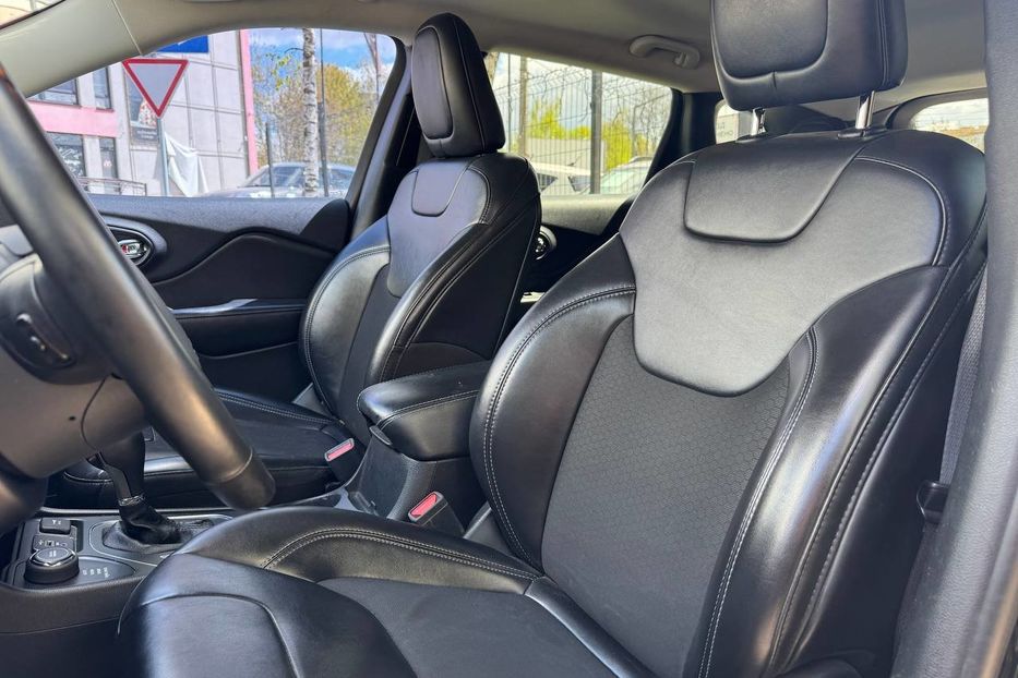 Продам Jeep Cherokee 4x4 2020 года в Черновцах
