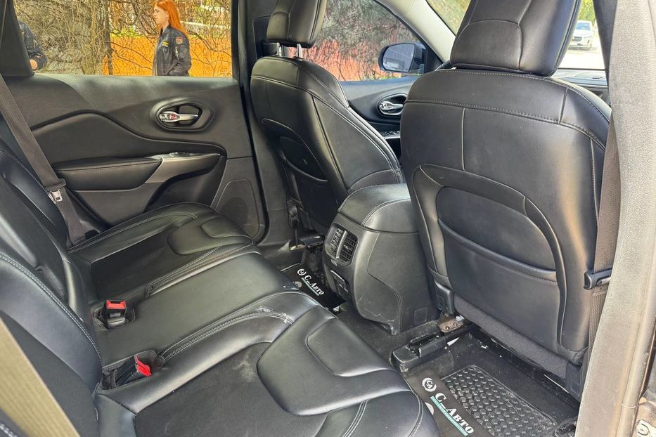 Продам Jeep Cherokee 4x4 2020 года в Черновцах
