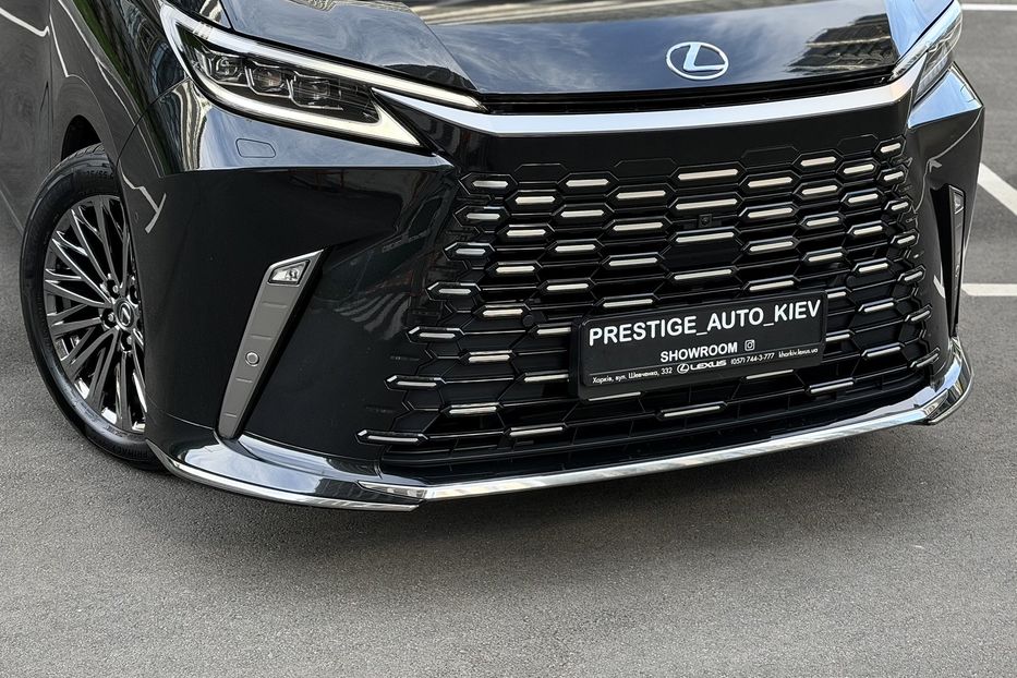 Продам Lexus LF LM 350h e-CVT 4S 2025 года в Киеве