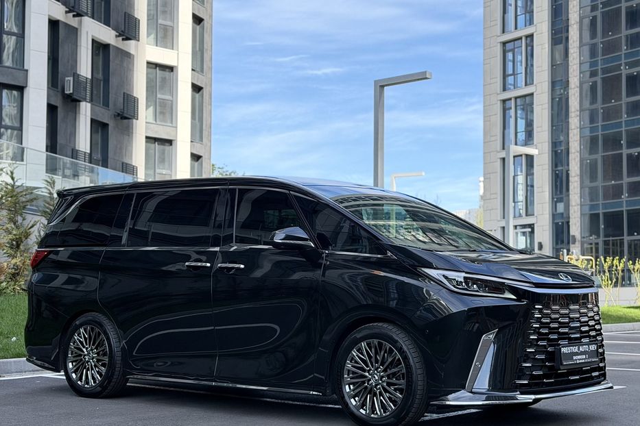 Продам Lexus LF LM 350h e-CVT 4S 2025 года в Киеве
