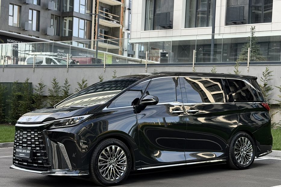 Продам Lexus LF LM 350h e-CVT 4S 2025 года в Киеве