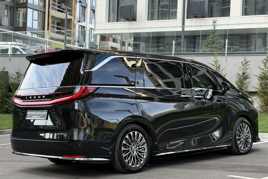 Продам Lexus LF LM 350h e-CVT 4S 2025 года в Киеве