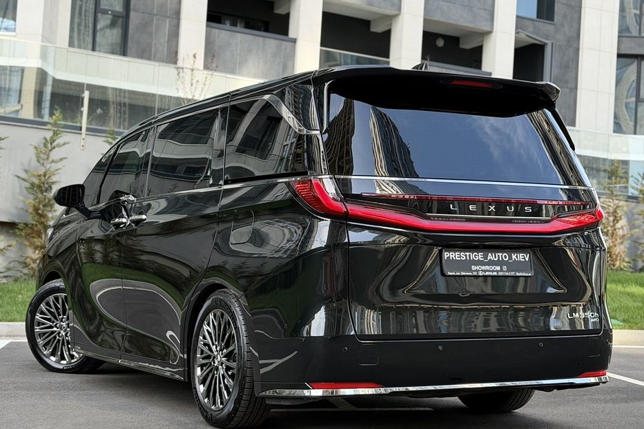 Продам Lexus LF LM 350h e-CVT 4S 2025 года в Киеве