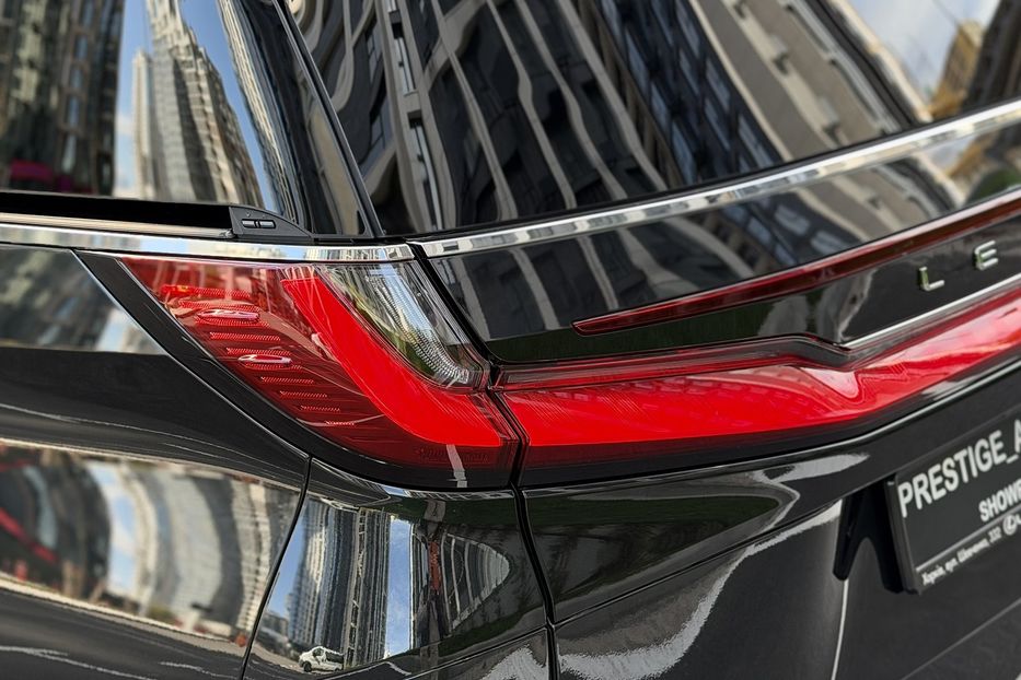Продам Lexus LF LM 350h e-CVT 4S 2025 года в Киеве