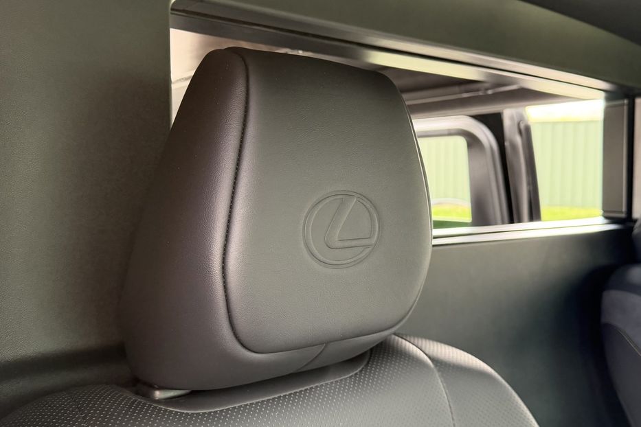 Продам Lexus LF LM 350h e-CVT 4S 2025 года в Киеве
