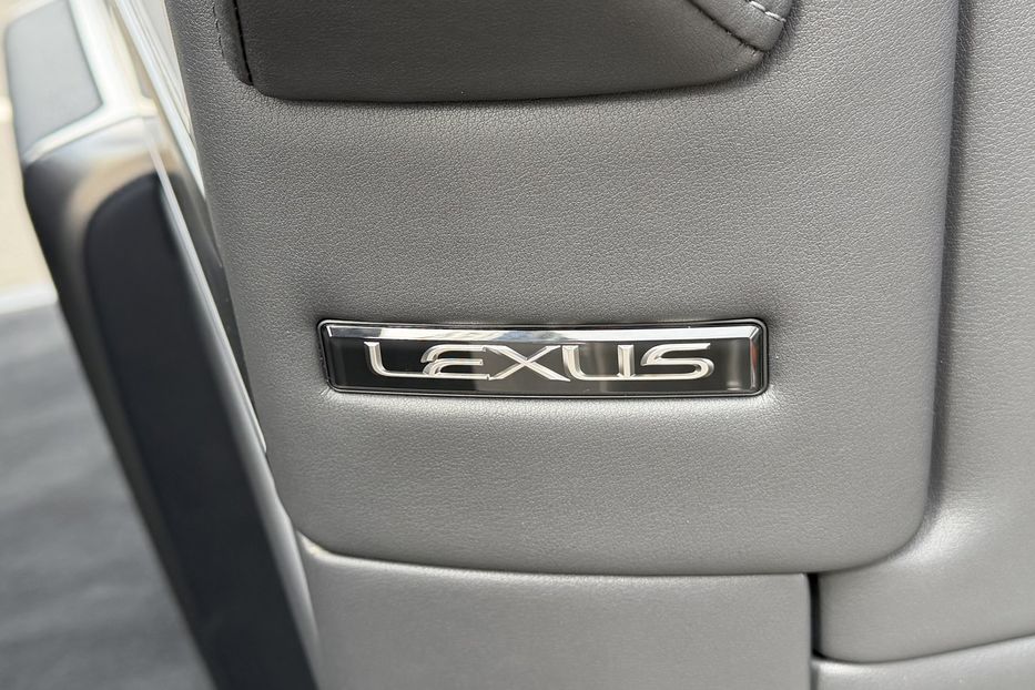 Продам Lexus LF LM 350h e-CVT 4S 2025 года в Киеве