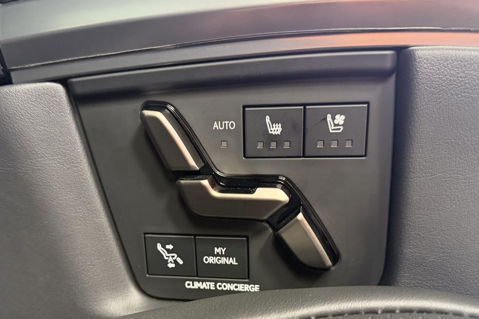 Продам Lexus LF LM 350h e-CVT 4S 2025 года в Киеве