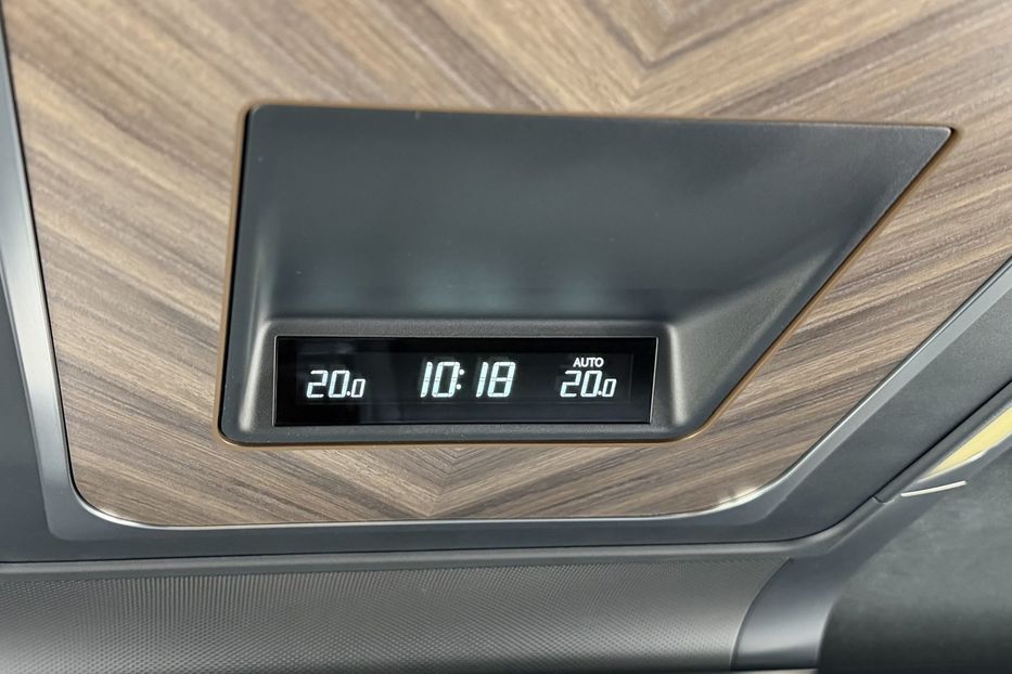 Продам Lexus LF LM 350h e-CVT 4S 2025 года в Киеве
