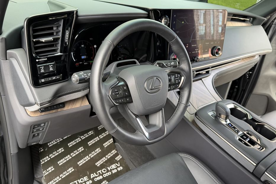 Продам Lexus LF LM 350h e-CVT 4S 2025 года в Киеве