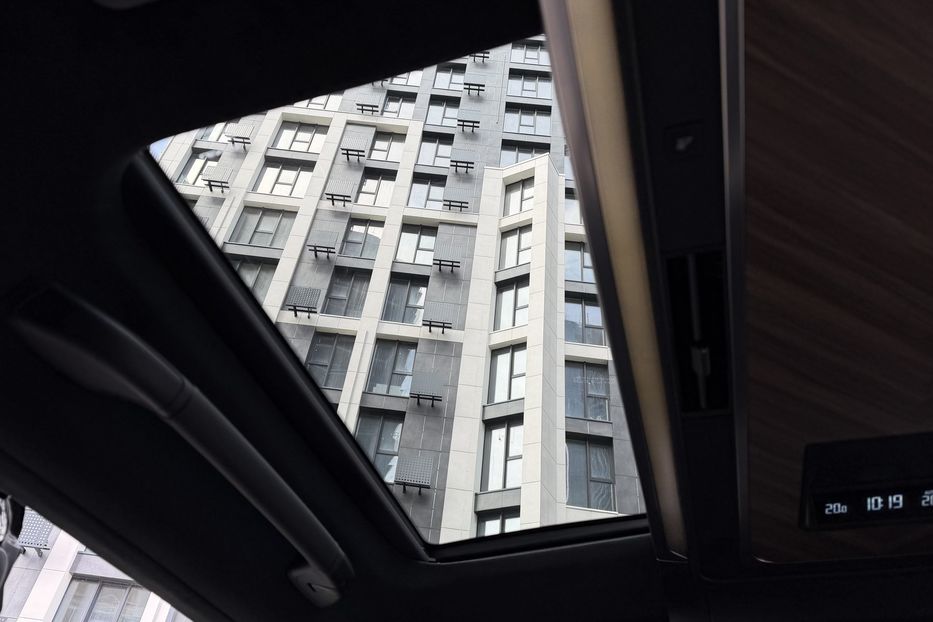 Продам Lexus LF LM 350h e-CVT 4S 2025 года в Киеве