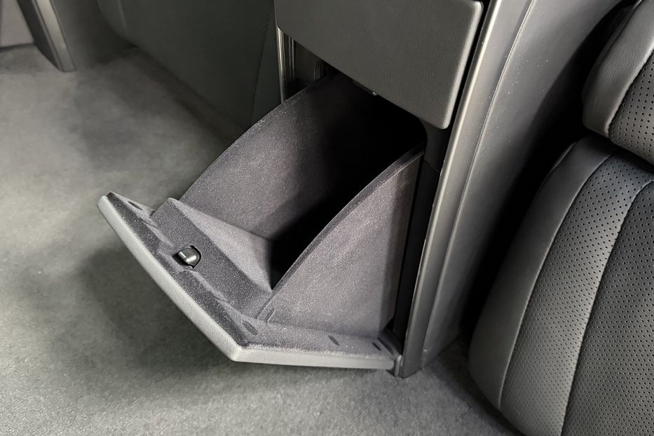 Продам Lexus LF LM 350h e-CVT 4S 2025 года в Киеве