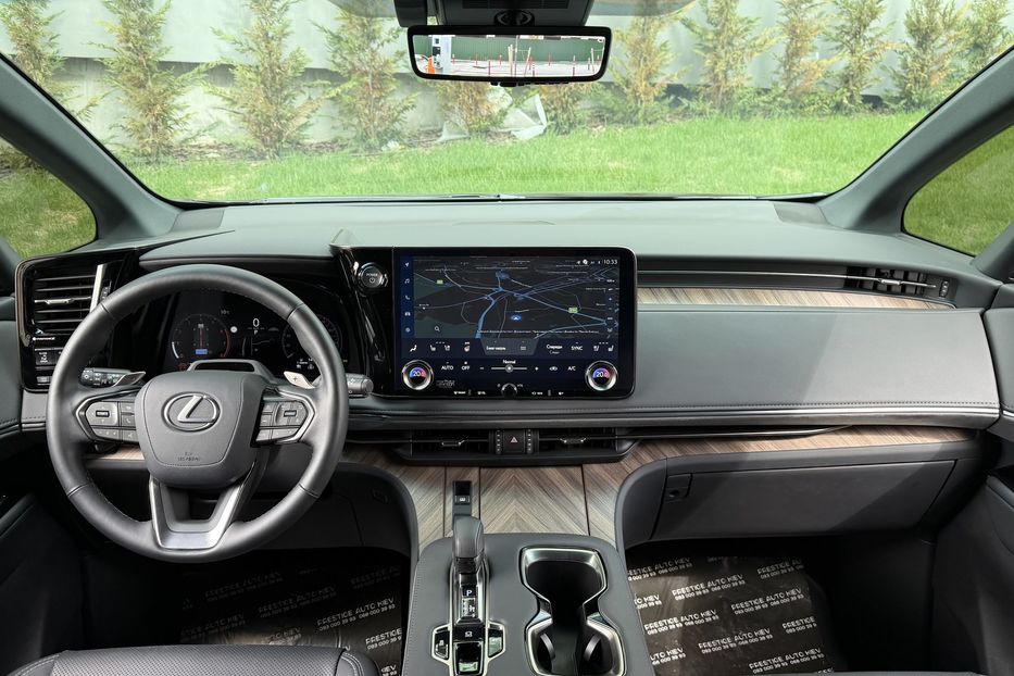 Продам Lexus LF LM 350h e-CVT 4S 2025 года в Киеве