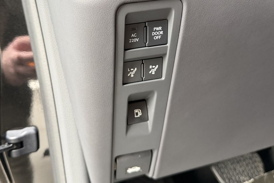 Продам Lexus LF LM 350h e-CVT 4S 2025 года в Киеве