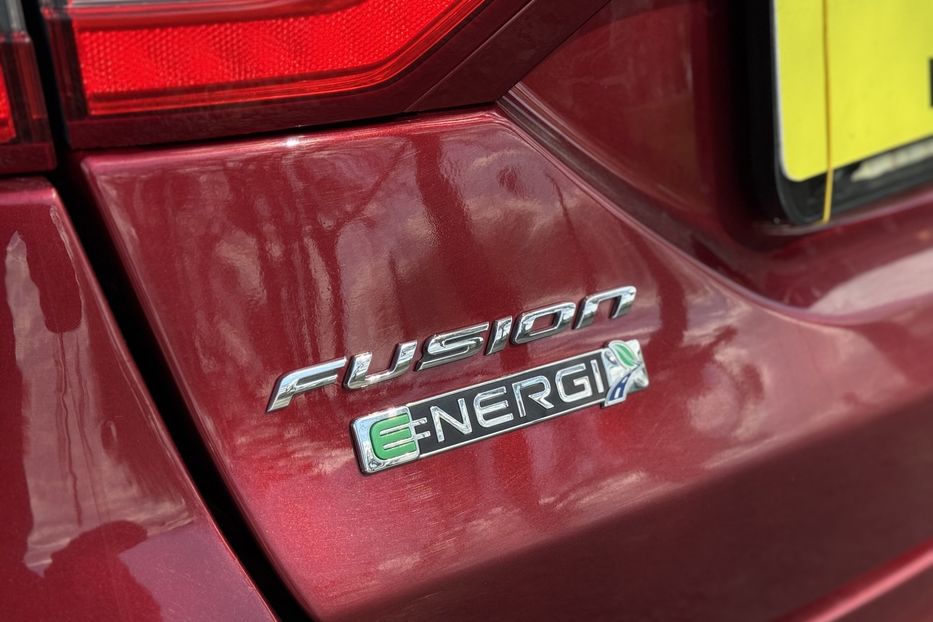 Продам Ford Fusion COMIS Plugin hybrid  2016 года в г. Умань, Черкасская область