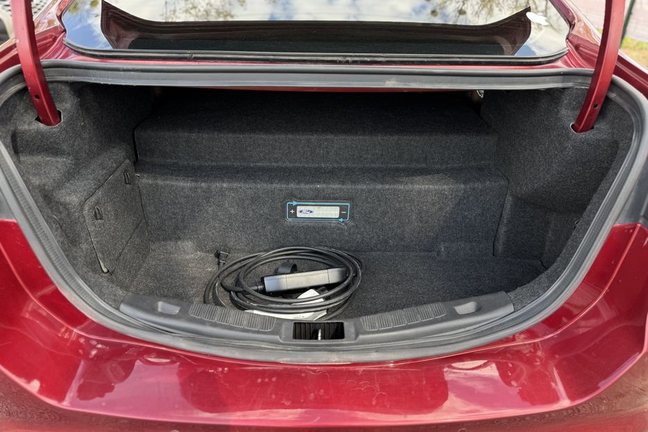 Продам Ford Fusion COMIS Plugin hybrid  2016 года в г. Умань, Черкасская область