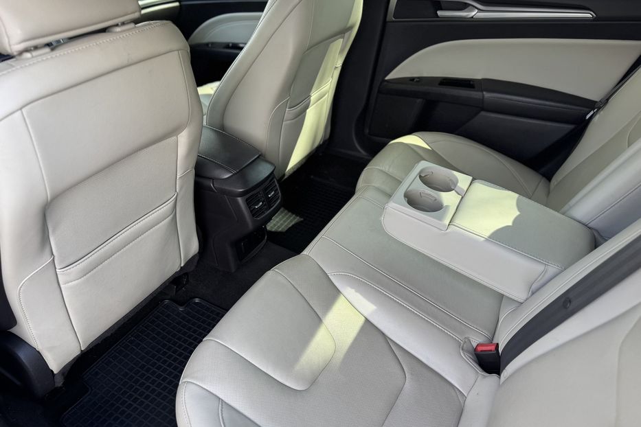 Продам Ford Fusion COMIS Plugin hybrid  2016 года в г. Умань, Черкасская область