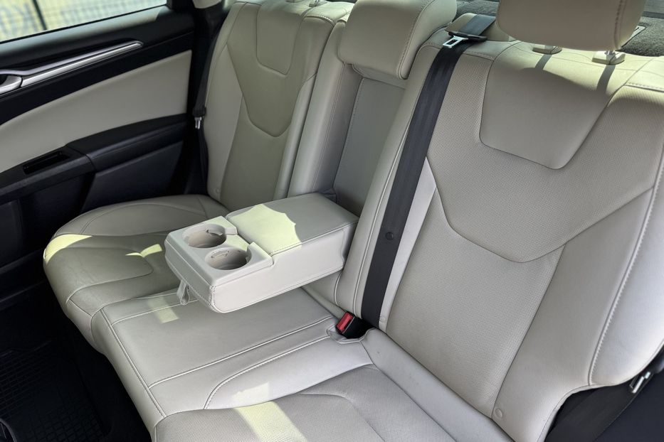Продам Ford Fusion COMIS Plugin hybrid  2016 года в г. Умань, Черкасская область
