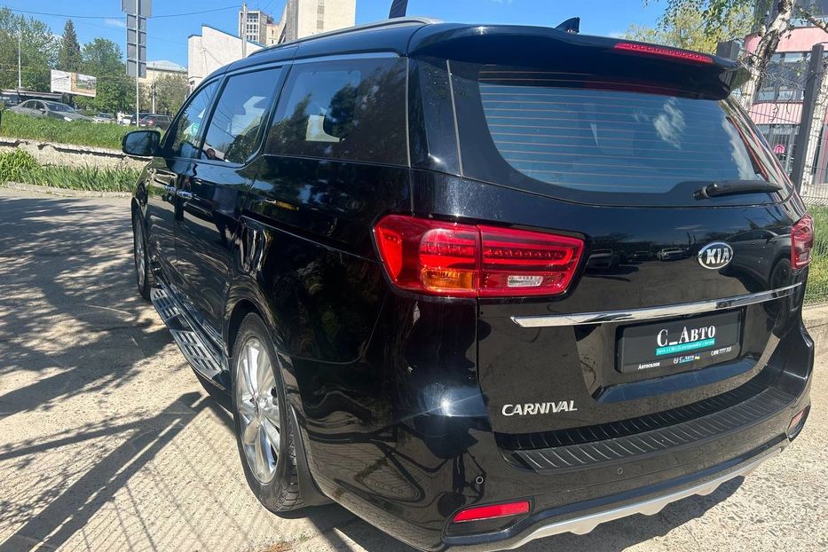 Продам Kia Carnival 2018 года в Черновцах