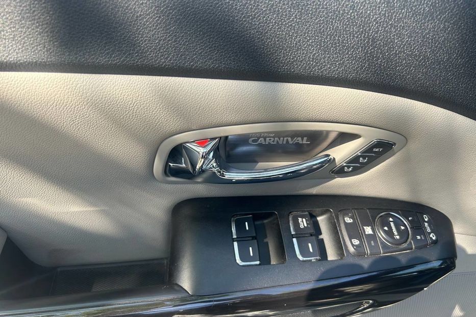 Продам Kia Carnival 2018 года в Черновцах