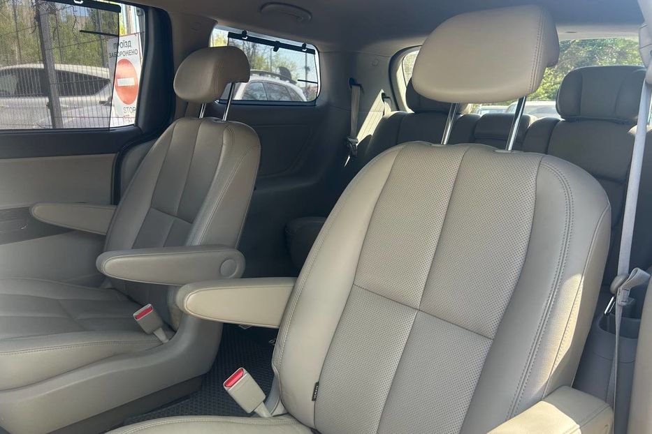 Продам Kia Carnival 2018 года в Черновцах
