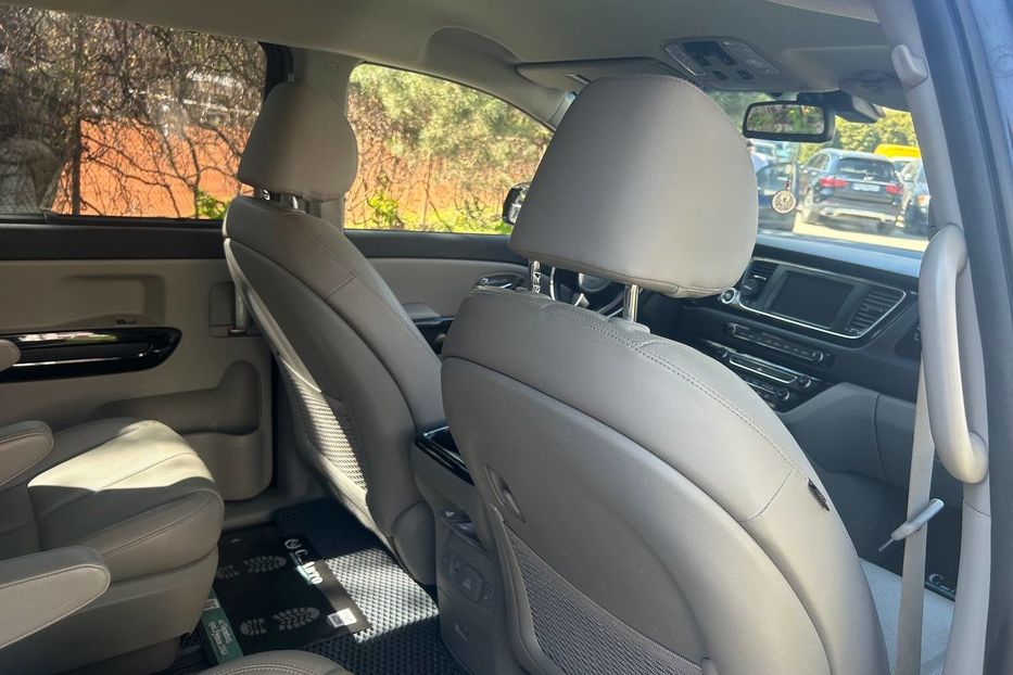 Продам Kia Carnival 2018 года в Черновцах
