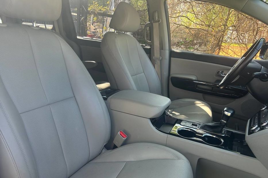 Продам Kia Carnival 2018 года в Черновцах