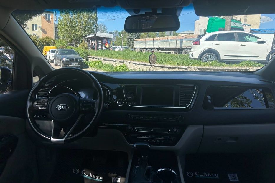Продам Kia Carnival 2018 года в Черновцах