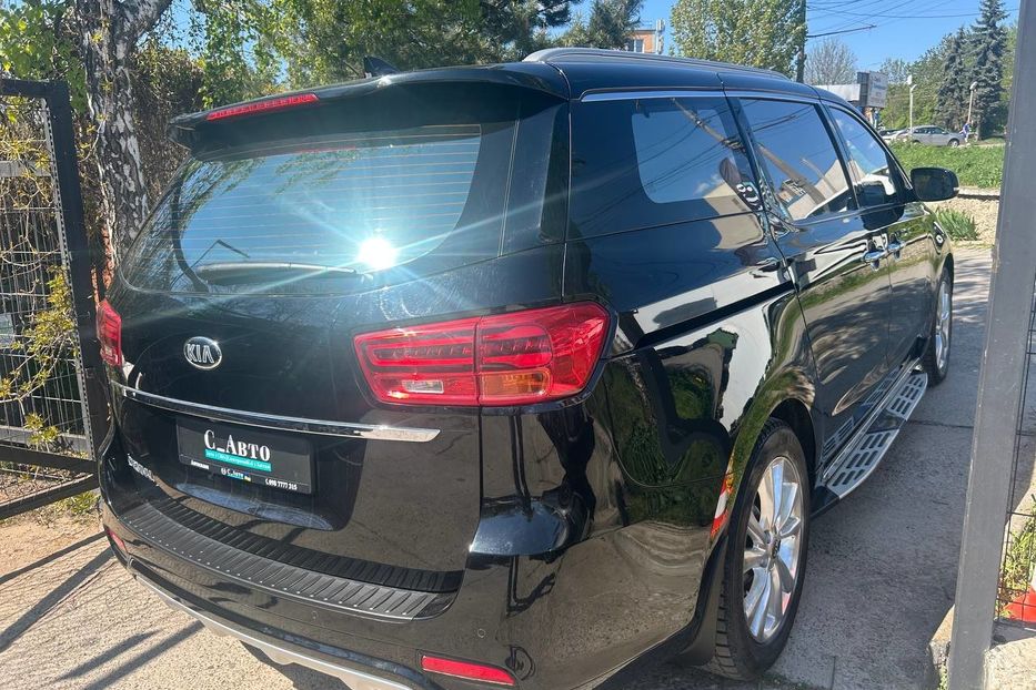 Продам Kia Carnival 2018 года в Черновцах