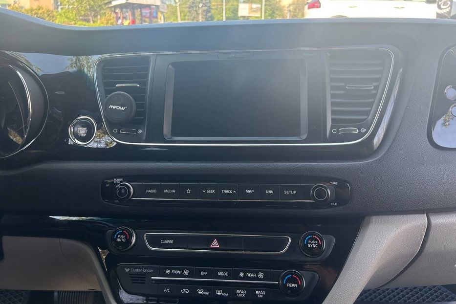 Продам Kia Carnival 2018 года в Черновцах