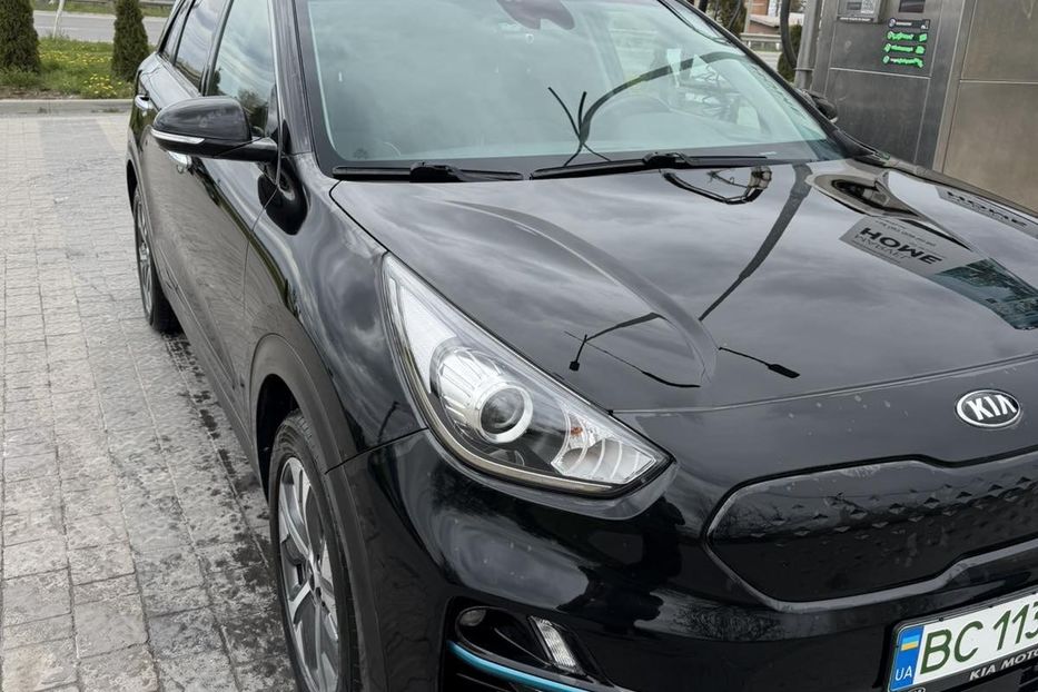 Продам Kia Niro 64 KW 2019 года в Львове