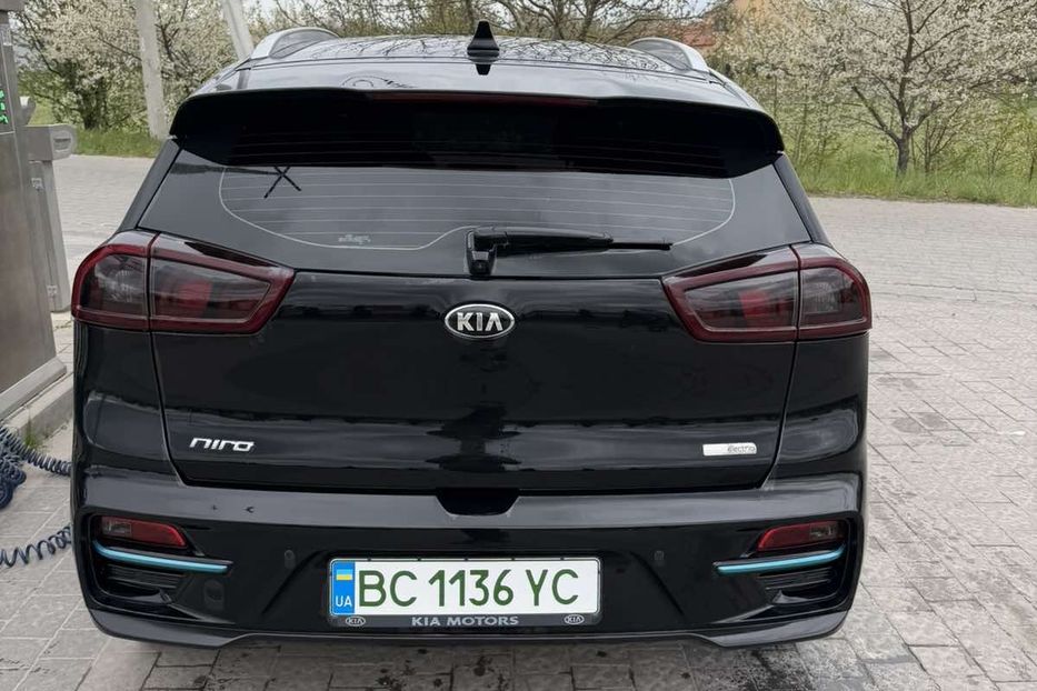 Продам Kia Niro 64 KW 2019 года в Львове
