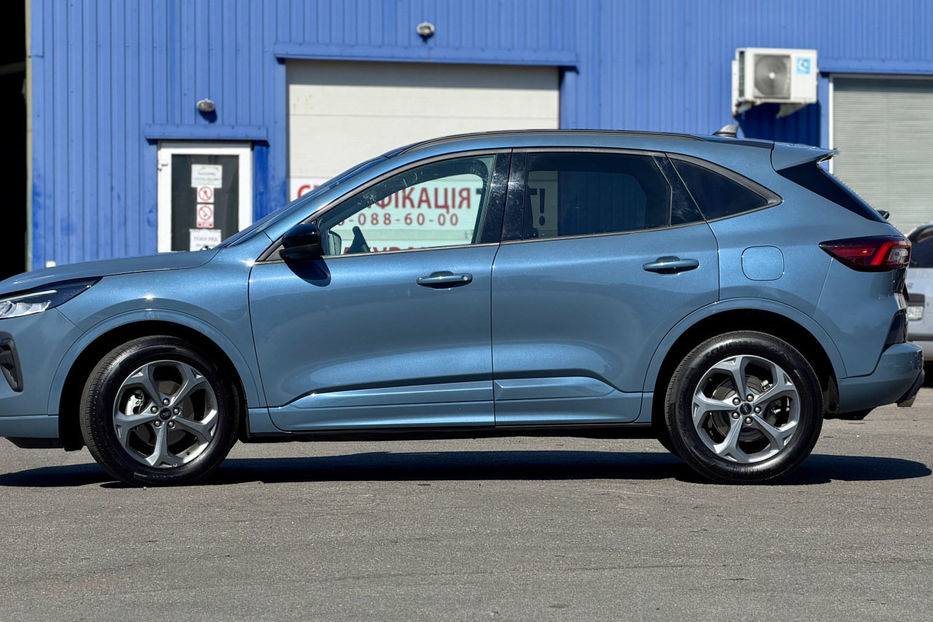 Продам Ford Escape 2023 года в Киеве