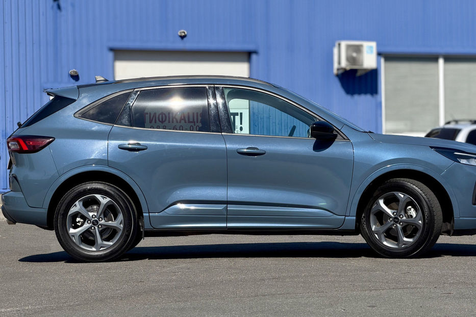 Продам Ford Escape 2023 года в Киеве