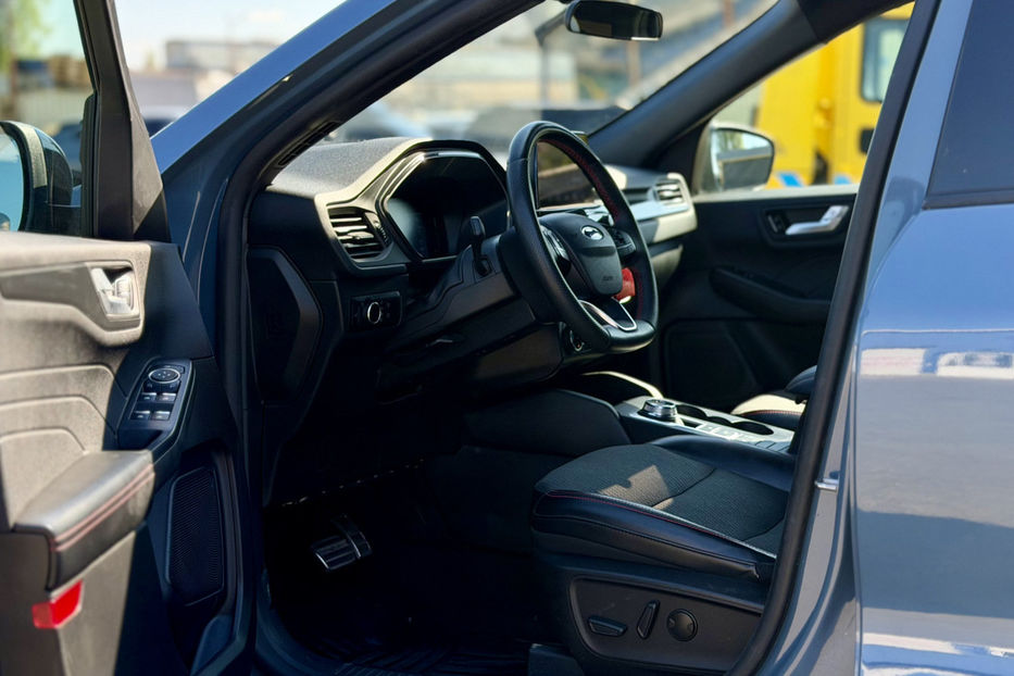 Продам Ford Escape 2023 года в Киеве