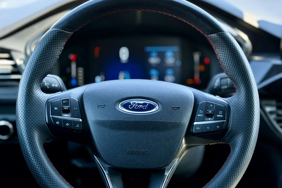 Продам Ford Escape 2023 года в Киеве