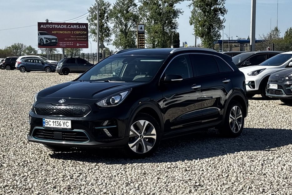 Продам Kia Niro 64 KW 2019 года в Львове