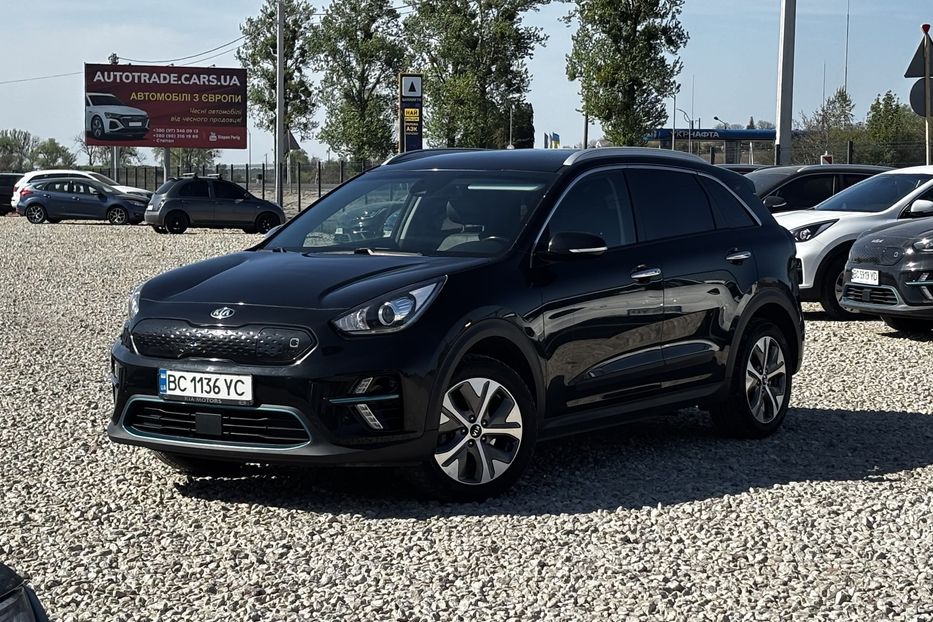 Продам Kia Niro 64 KW 2019 года в Львове