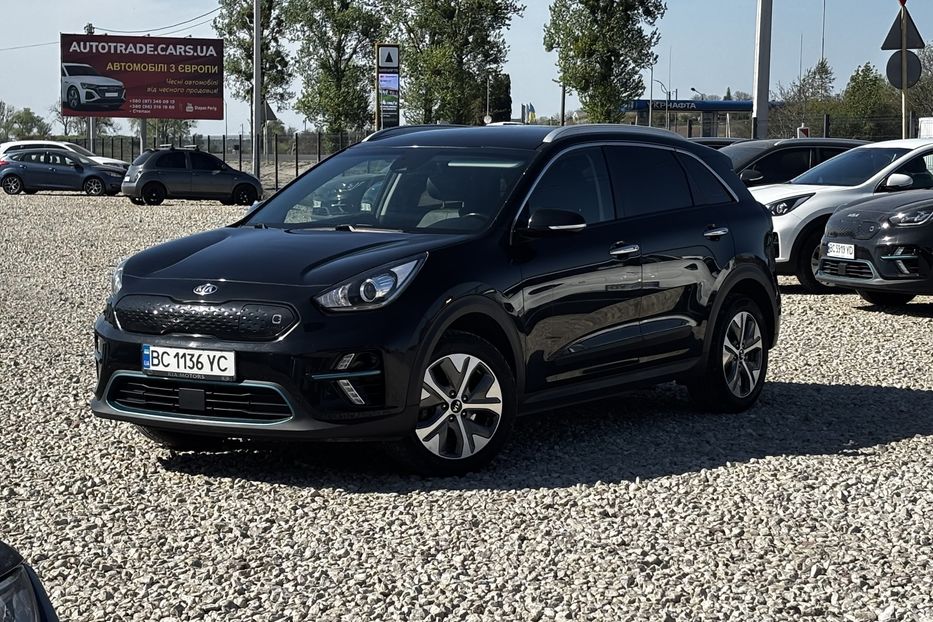 Продам Kia Niro 64 KW 2019 года в Львове