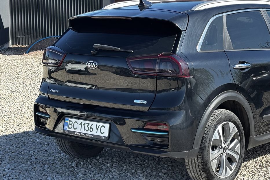 Продам Kia Niro 64 KW 2019 года в Львове