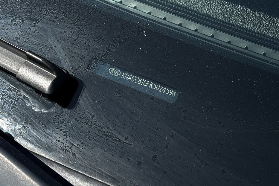 Продам Kia Niro 64 KW 2019 года в Львове