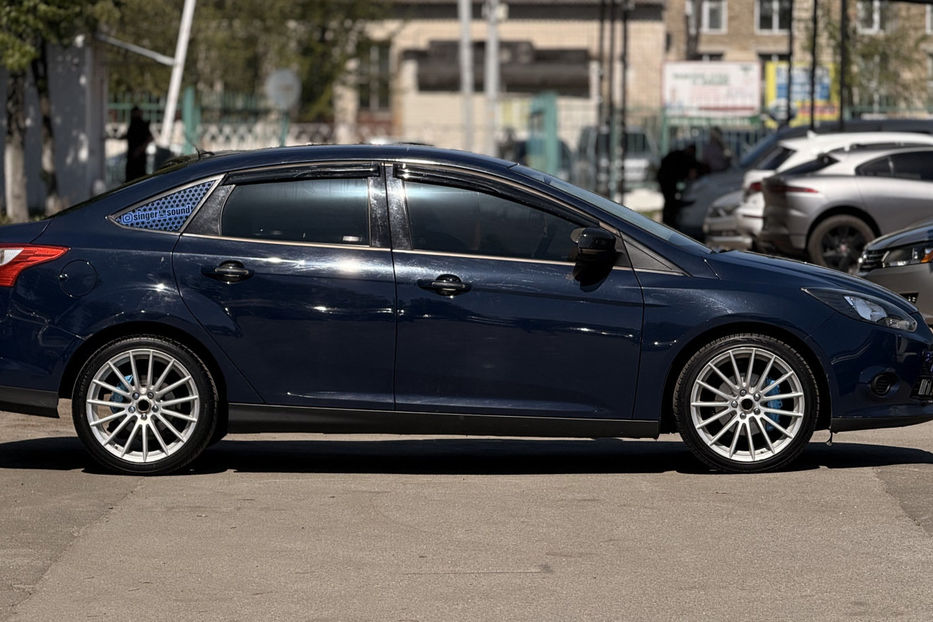 Продам Ford Focus 1.0 EcoBoost МТ (125 к.с.) 2013 года в Киеве