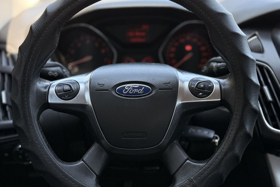 Продам Ford Focus 1.0 EcoBoost МТ (125 к.с.) 2013 года в Киеве